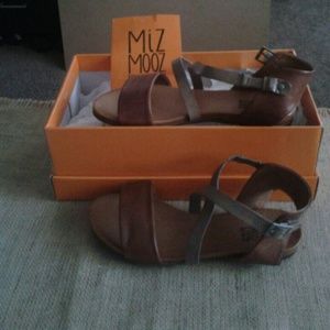 New in box Miz Mooz Amanda sandals size 37.